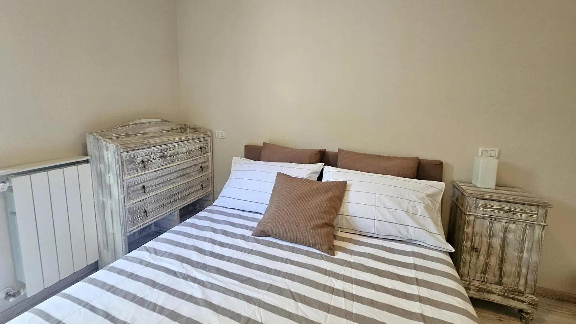 דירה פאדנג'ה סול גארדה Viky'S Apartment-By Goccia Di Lago