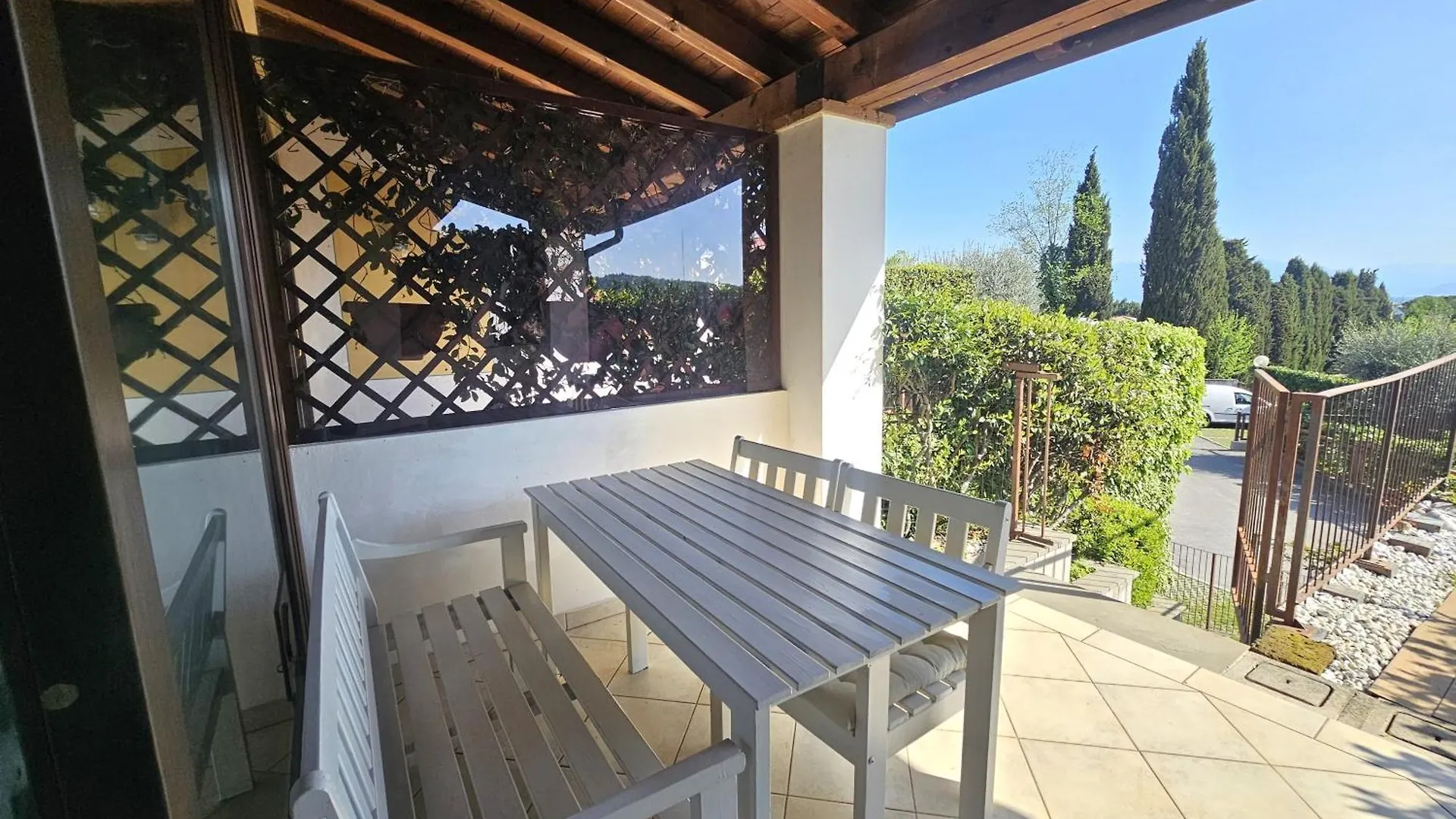 Lägenhet Viky'S Apartment-By Goccia Di Lago Padenghe sul Garda