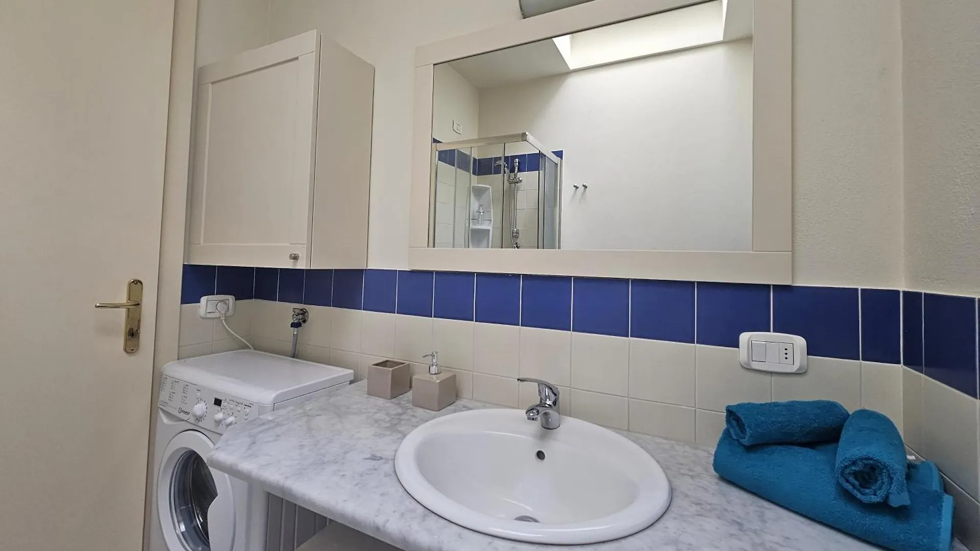Viky'S Apartment-By Goccia Di Lago Padenghe sul Garda 0*,  Italy