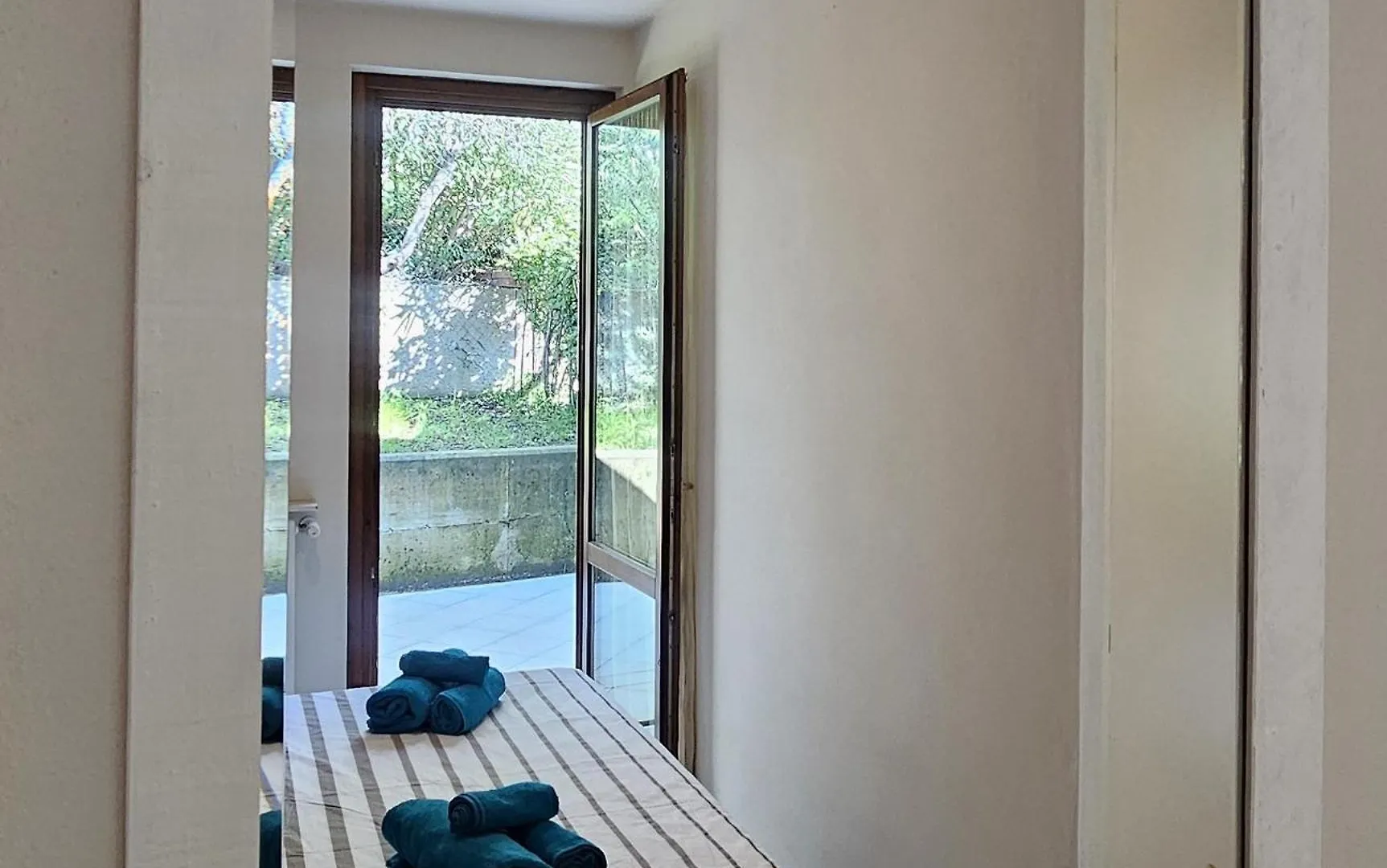 Apartment Viky'S Apartment-By Goccia Di Lago Padenghe sul Garda Italy
