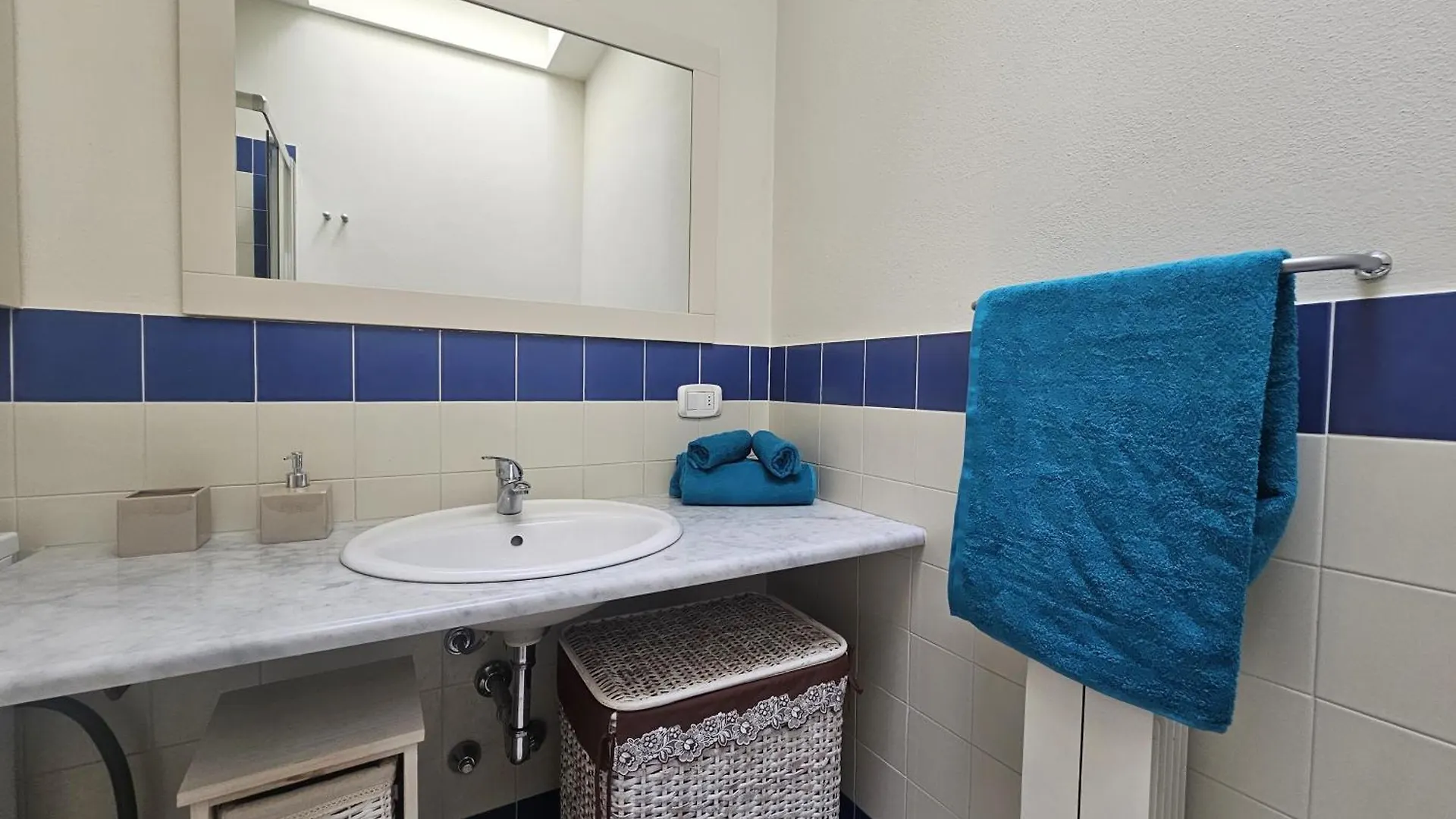 Daire Viky'S Apartment-By Goccia Di Lago Padenghe sul Garda